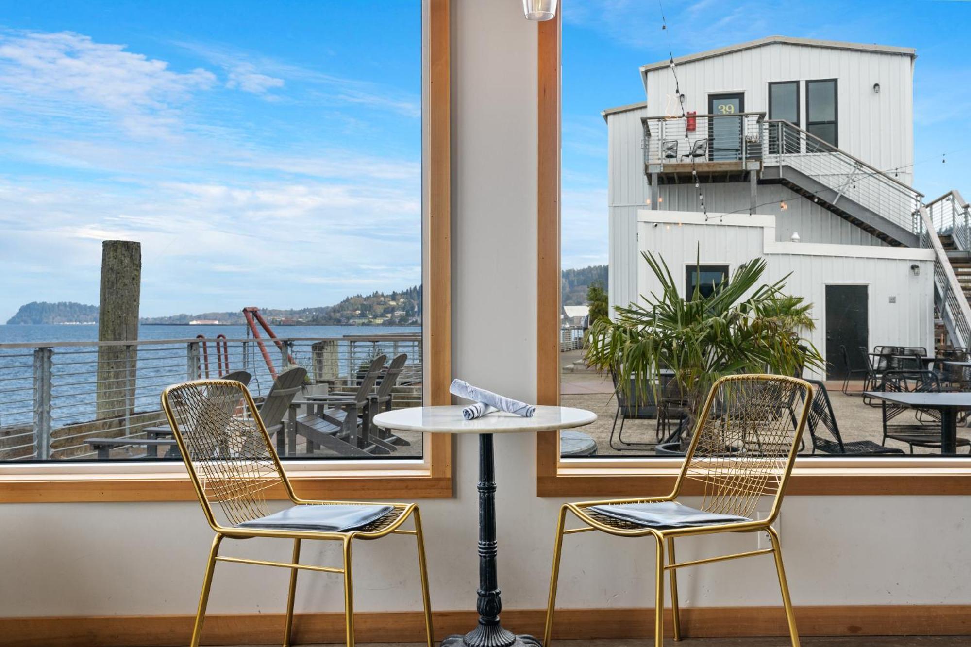 Bowline Hotel Astoria Exteriör bild